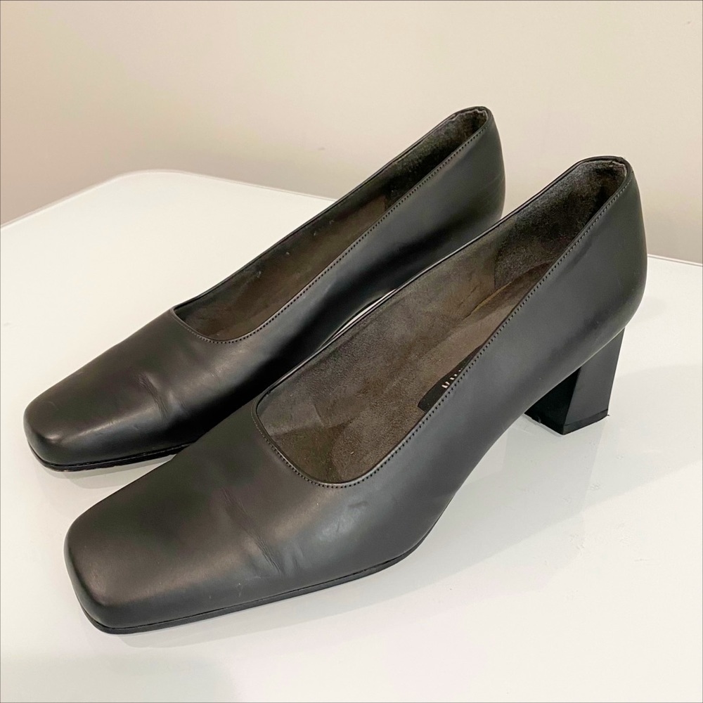 STAURT WEITZMAN Leather Square Toe Block Heel Size 6.5